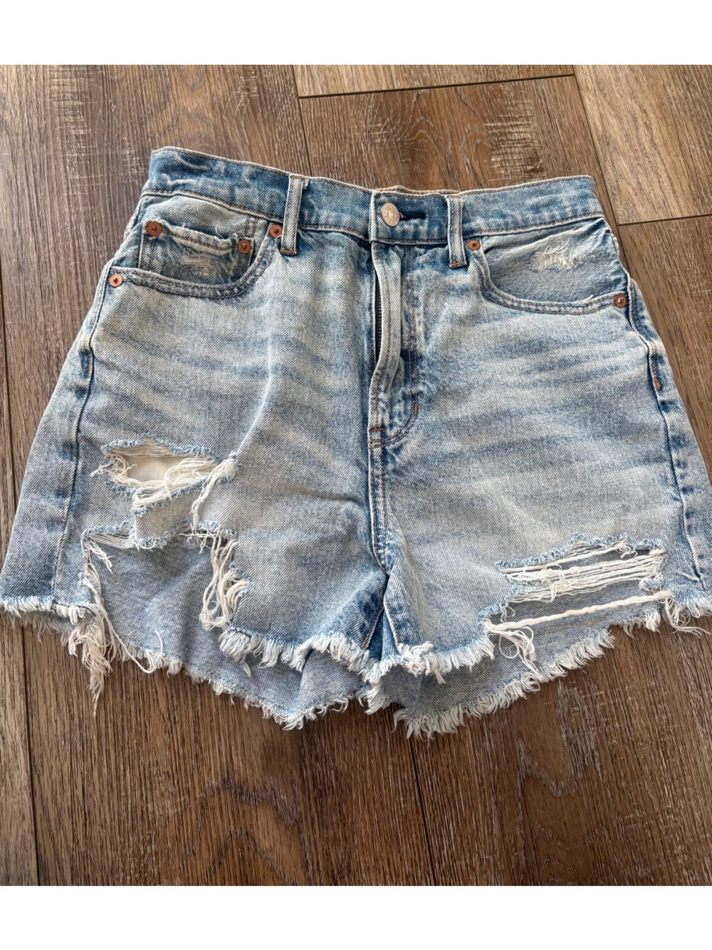 American Eagle Outfitters Light Wash Distressed Denim highest rise 90s short 4